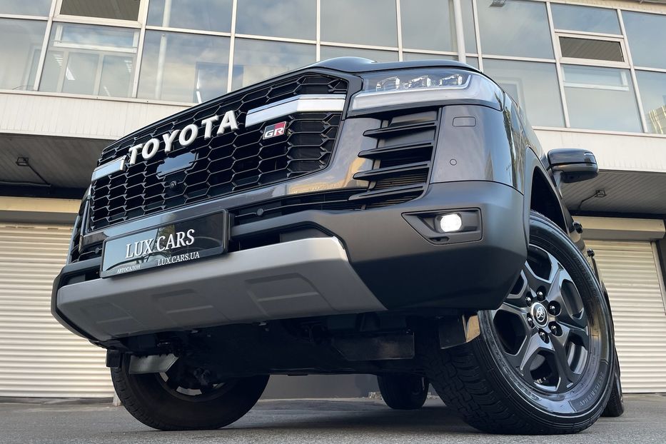 Продам Toyota Land Cruiser 300 GR Sport 2024 года в Киеве