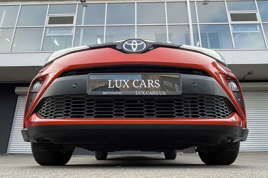 Продам Toyota C-HR 2.0 Hybrid 2020 года в Киеве