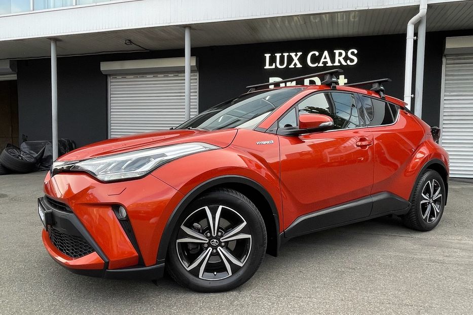Продам Toyota C-HR 2.0 Hybrid 2020 года в Киеве