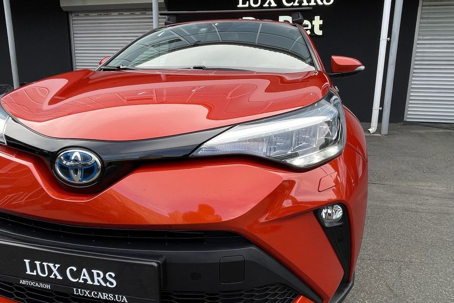 Продам Toyota C-HR 2.0 Hybrid 2020 года в Киеве