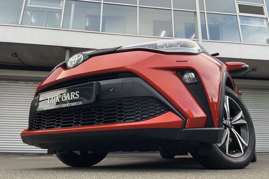 Продам Toyota C-HR 2.0 Hybrid 2020 года в Киеве