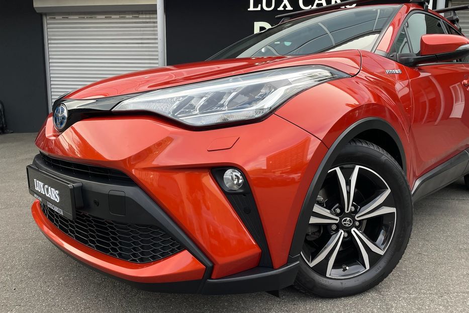 Продам Toyota C-HR 2.0 Hybrid 2020 года в Киеве