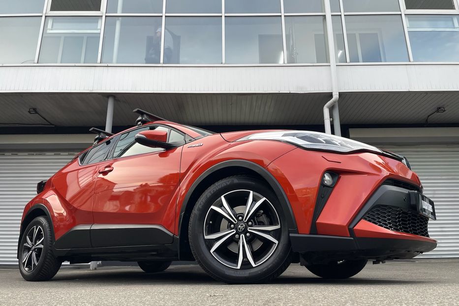 Продам Toyota C-HR 2.0 Hybrid 2020 года в Киеве