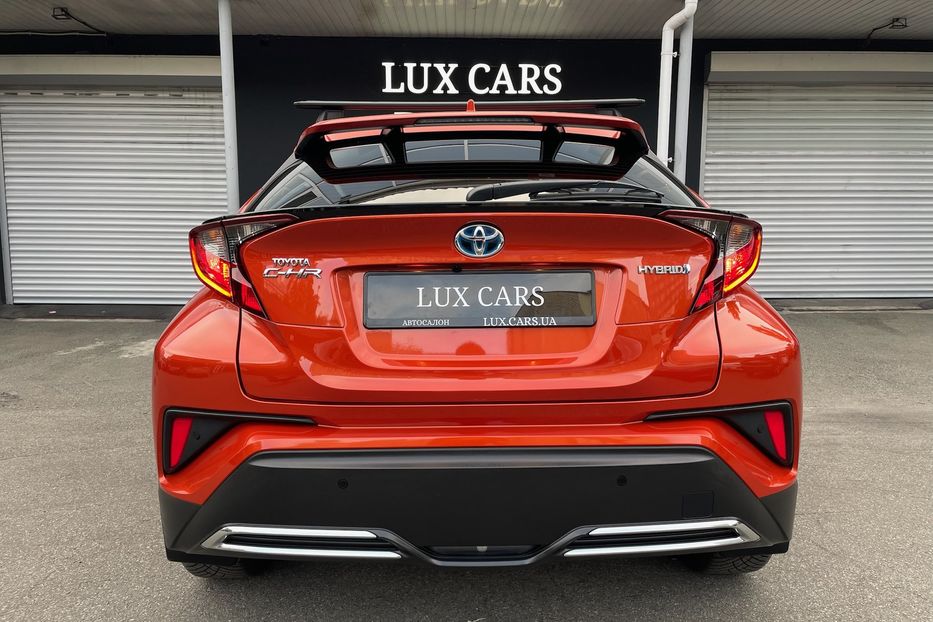 Продам Toyota C-HR 2.0 Hybrid 2020 года в Киеве