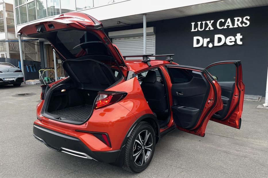 Продам Toyota C-HR 2.0 Hybrid 2020 года в Киеве