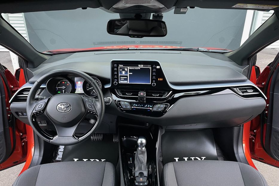 Продам Toyota C-HR 2.0 Hybrid 2020 года в Киеве