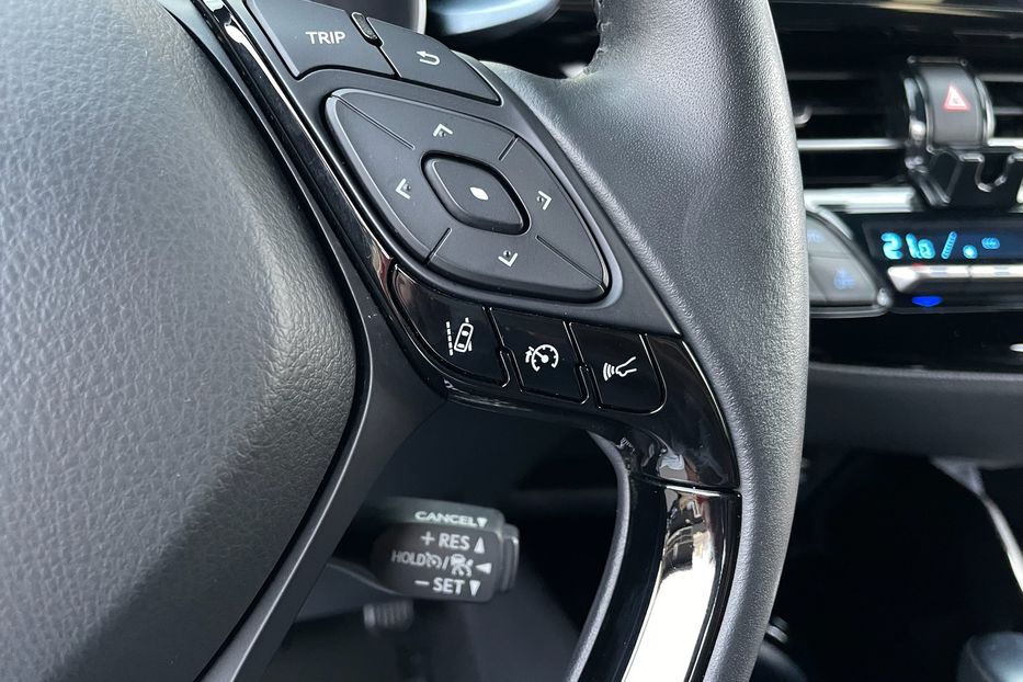 Продам Toyota C-HR 2.0 Hybrid 2020 года в Киеве