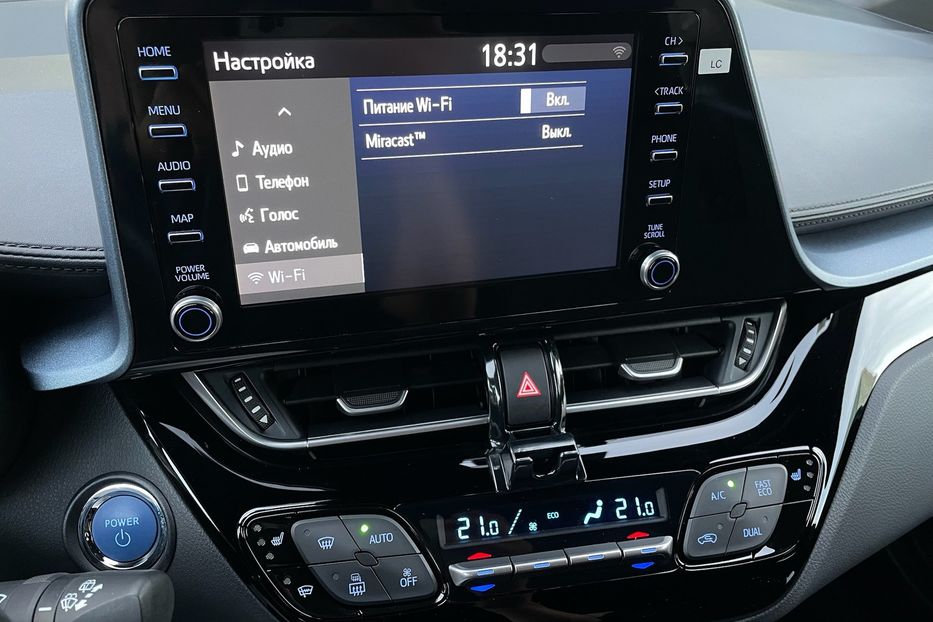 Продам Toyota C-HR 2.0 Hybrid 2020 года в Киеве