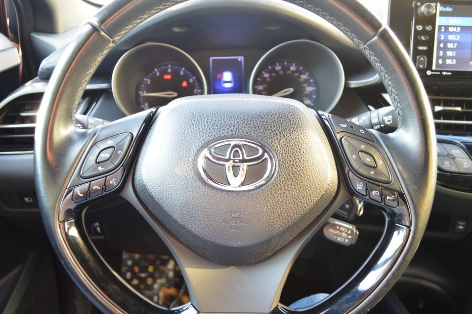 Продам Toyota C-HR XLE 2017 года в Одессе