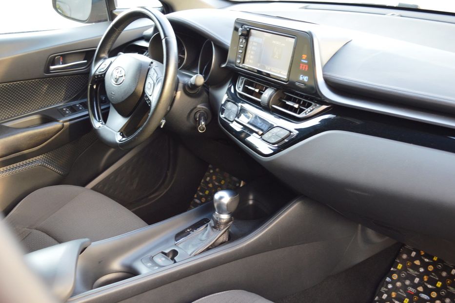 Продам Toyota C-HR XLE 2017 года в Одессе