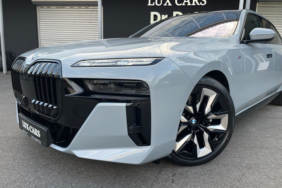 Продам BMW 760 i7 60 M pro sport 2023 года в Киеве
