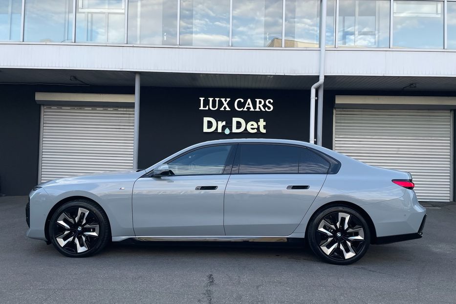 Продам BMW 760 i7 60 M pro sport 2023 года в Киеве