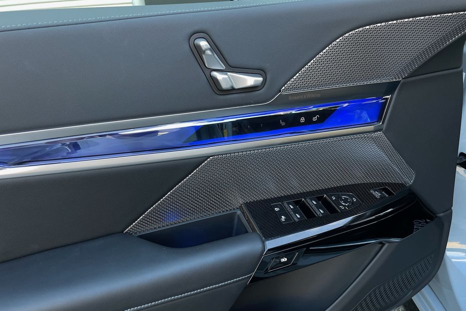 Продам BMW 760 i7 60 M pro sport 2023 года в Киеве