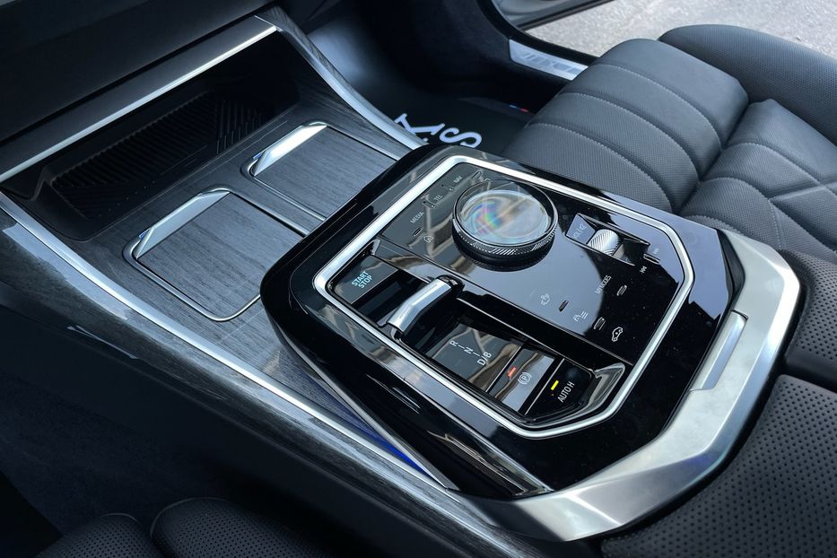 Продам BMW 760 i7 60 M pro sport 2023 года в Киеве