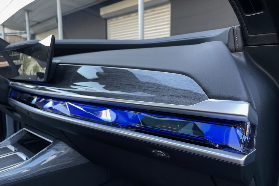 Продам BMW 760 i7 60 M pro sport 2023 года в Киеве