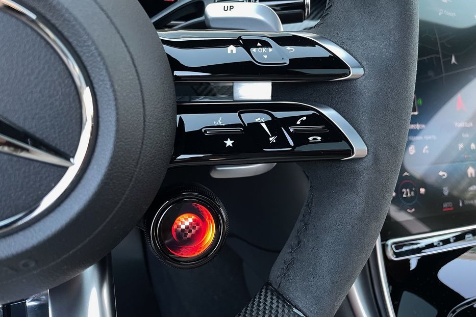 Продам Mercedes-Benz C-Class AMG 63s E Performance 2023 года в Киеве