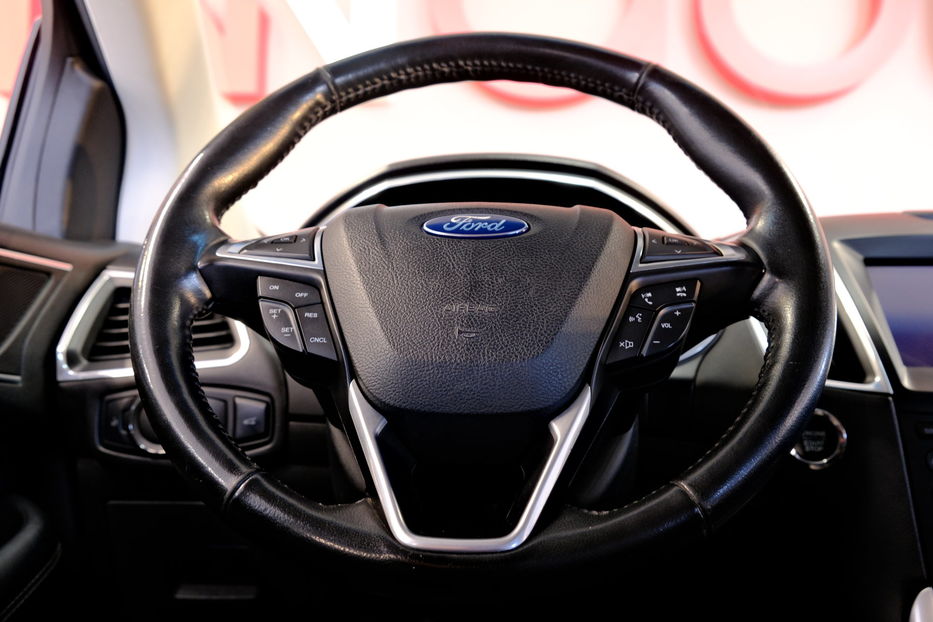Продам Ford Edge Titanium 2016 года в Одессе