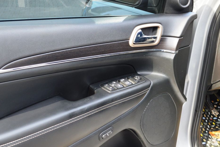 Продам Jeep Grand Cherokee 2014 года в Одессе