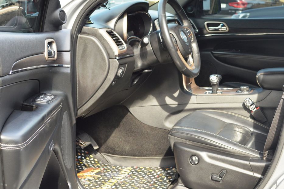Продам Jeep Grand Cherokee 2014 года в Одессе