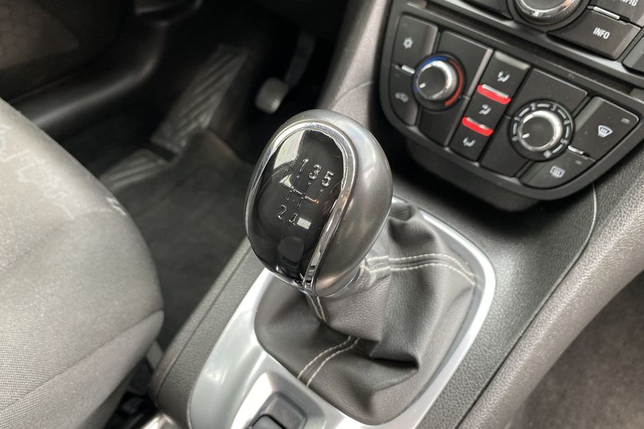Продам Opel Meriva 2015 года в Луцке