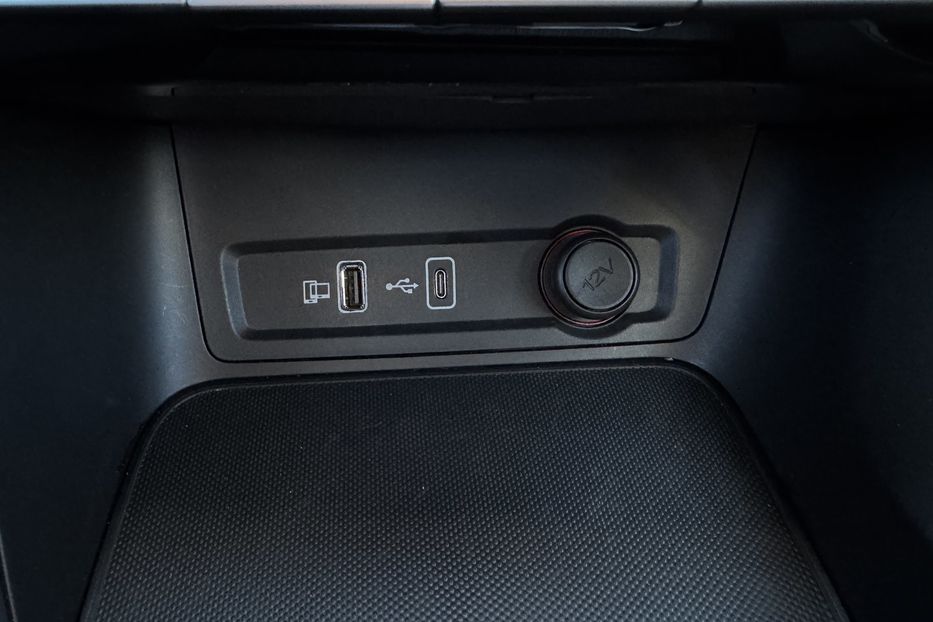 Продам MG 3 ZS EV 72 kWh 130 кВт 2022 года в Львове