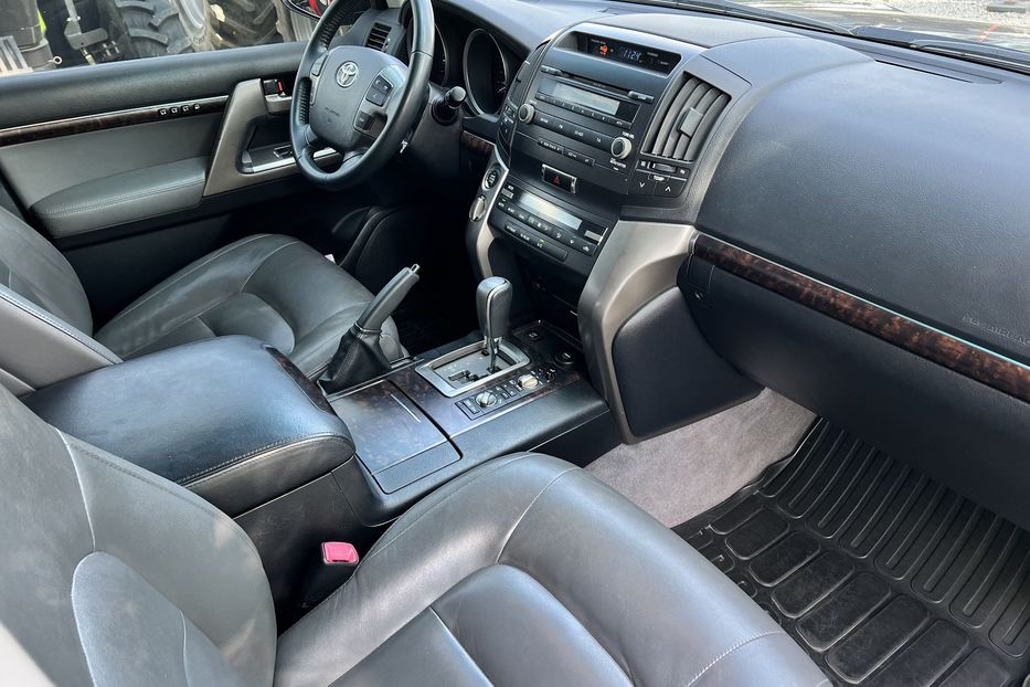 Продам Toyota Land Cruiser 200 (COMIS) 2011 года в г. Умань, Черкасская область