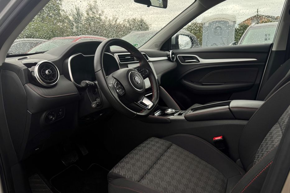 Продам MG 3 ZS EV 72 kWh 130 кВт 2022 года в Львове