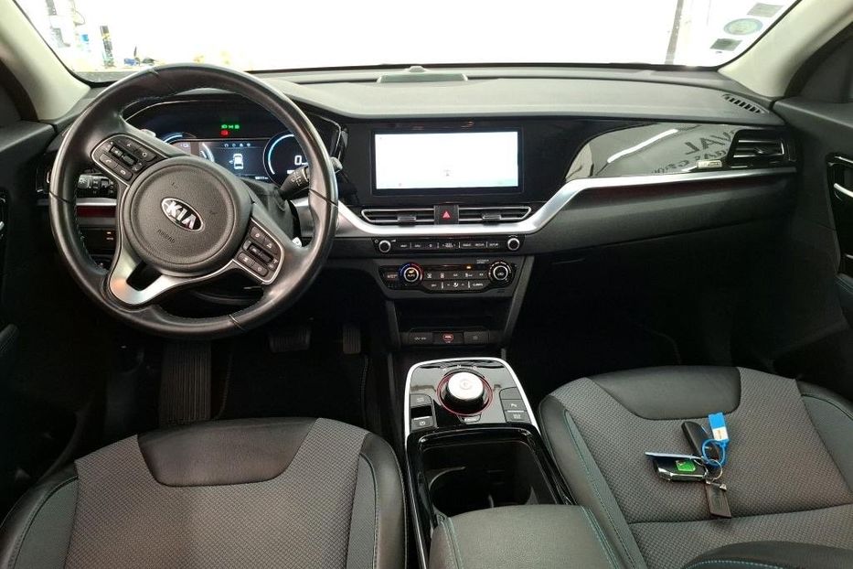 Продам Kia Niro 64 квт  авто в дорозі  2021 года в Львове