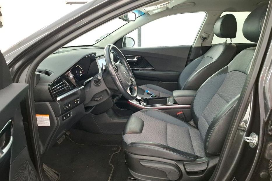Продам Kia Niro 64 квт  авто в дорозі  2021 года в Львове