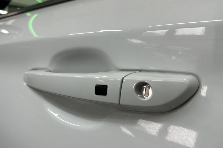 Продам Hyundai Kona 64кВтСліпізониПдгрівсиднькерма 2022 года в Львове