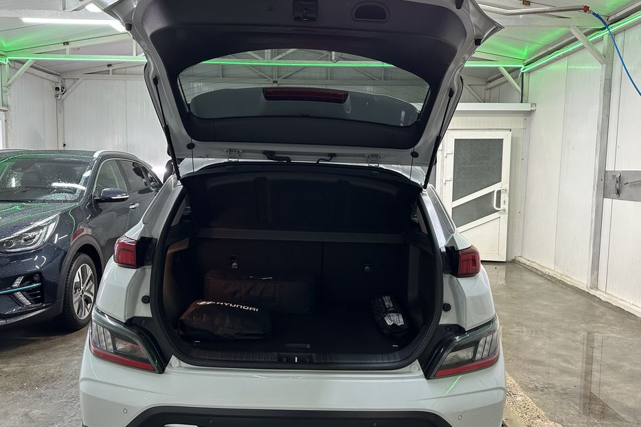 Продам Hyundai Kona 64кВтСліпізониПдгрівсиднькерма 2022 года в Львове