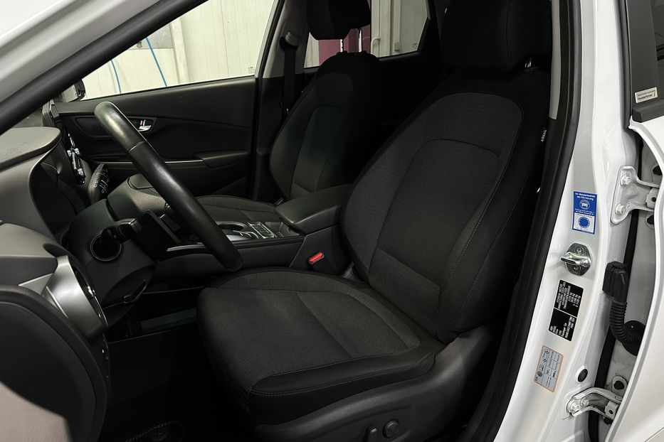 Продам Hyundai Kona 64кВтСліпізониПдгрівсиднькерма 2022 года в Львове
