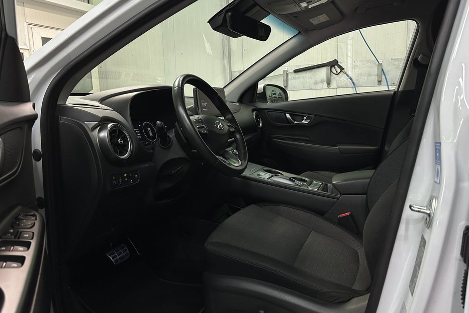 Продам Hyundai Kona 64кВтСліпізониПдгрівсиднькерма 2022 года в Львове