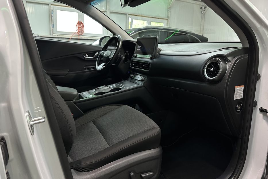 Продам Hyundai Kona 64кВтСліпізониПдгрівсиднькерма 2022 года в Львове