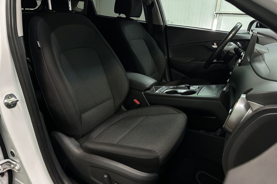 Продам Hyundai Kona 64кВтСліпізониПдгрівсиднькерма 2022 года в Львове