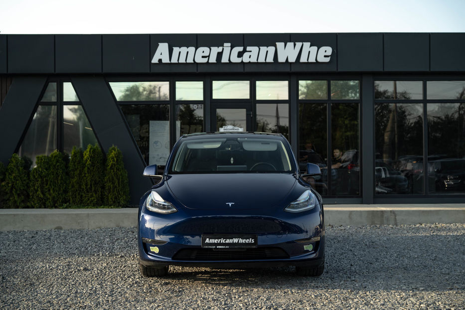 Продам Tesla Model Y Long Range Dual Motor 2023 года в Черновцах
