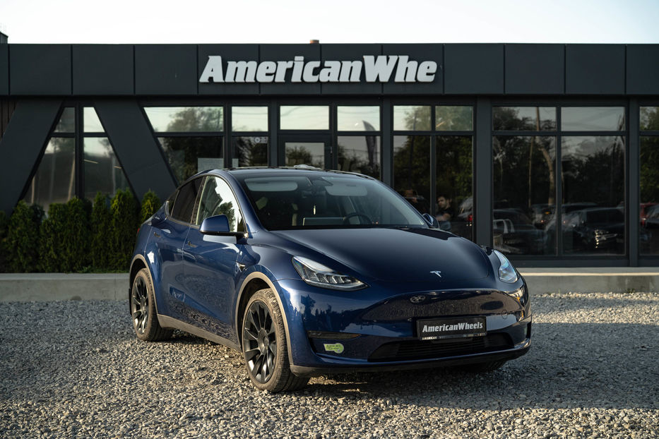 Продам Tesla Model Y Long Range Dual Motor 2023 года в Черновцах
