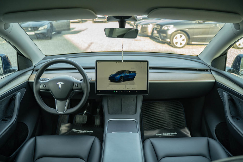 Продам Tesla Model Y Long Range Dual Motor 2023 года в Черновцах