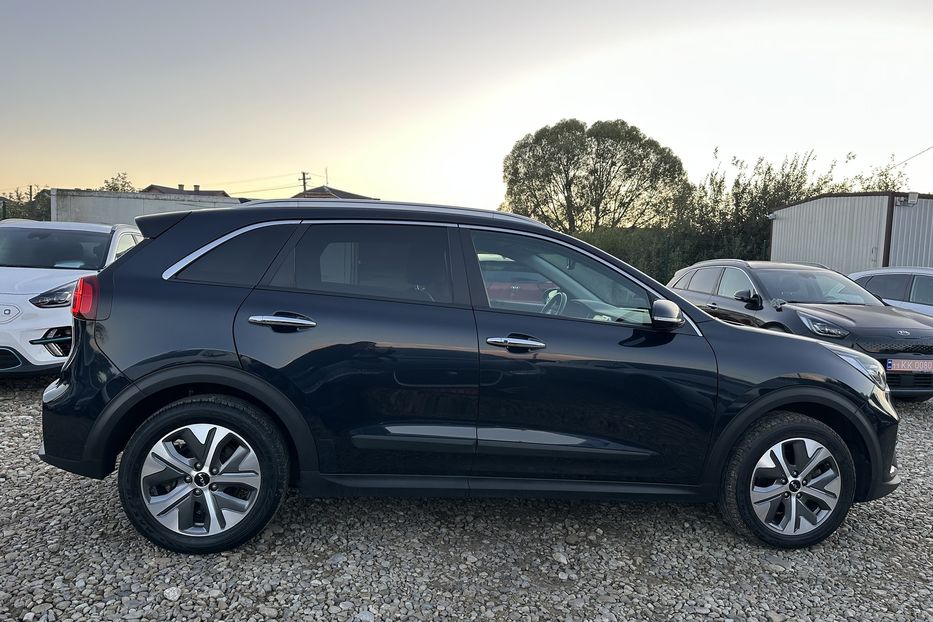 Продам Kia Niro 64 кВт Макс. комплектація  2022 года в Львове