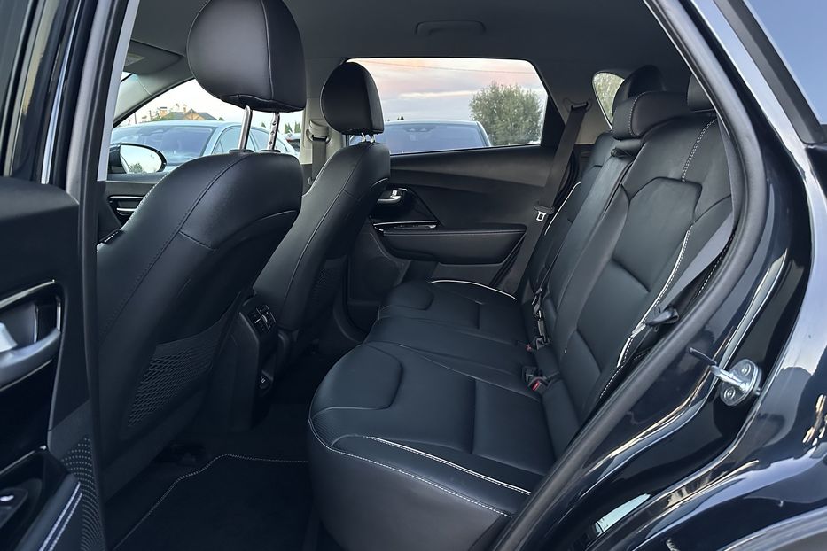 Продам Kia Niro 64 кВт Макс. комплектація  2022 года в Львове