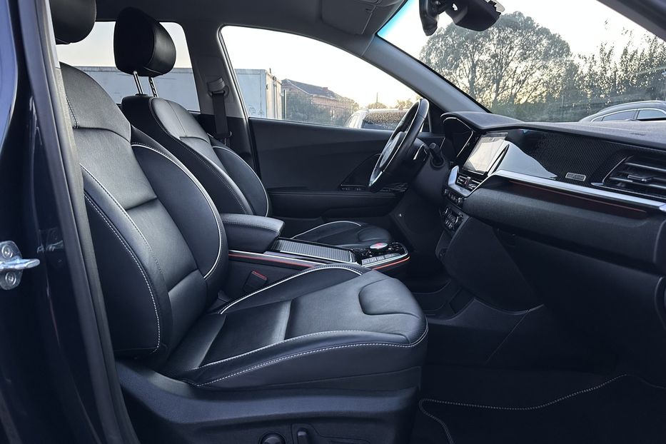Продам Kia Niro 64 кВт Макс. комплектація  2022 года в Львове