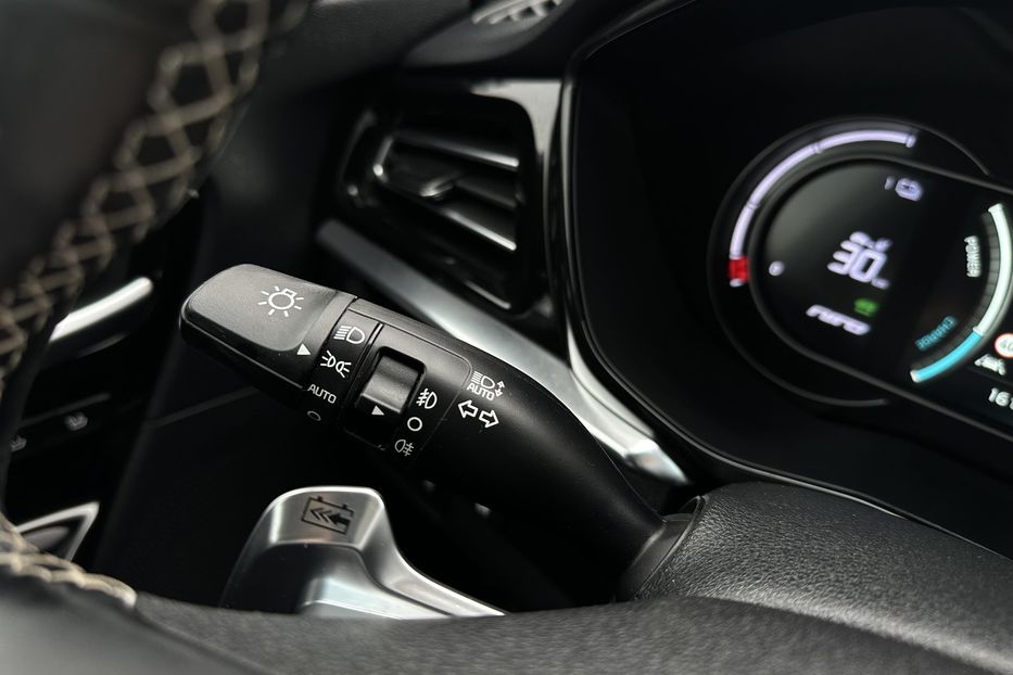 Продам Kia Niro 64 кВт Макс. комплектація  2022 года в Львове