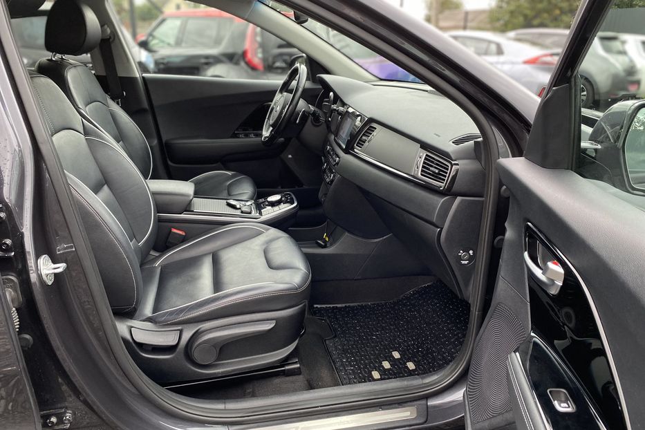 Продам Kia Niro 2018 года в Луцке