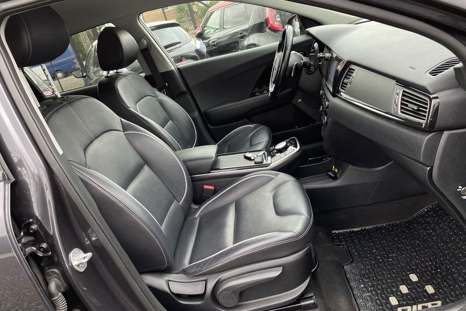 Продам Kia Niro 2018 года в Луцке