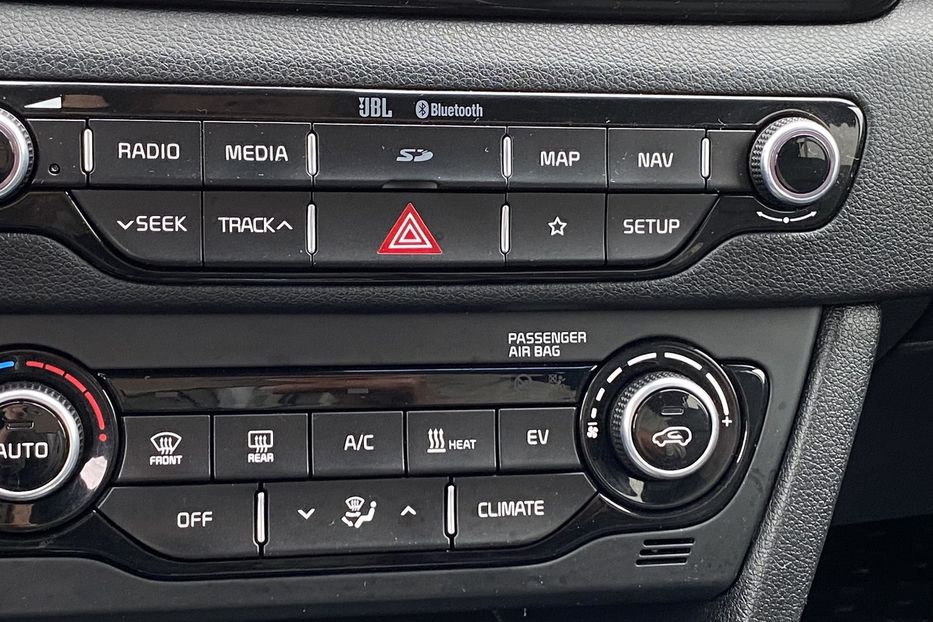 Продам Kia Niro 2018 года в Луцке