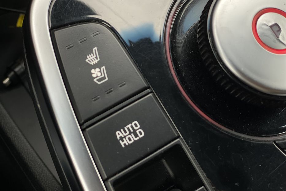 Продам Kia Niro 2018 года в Луцке