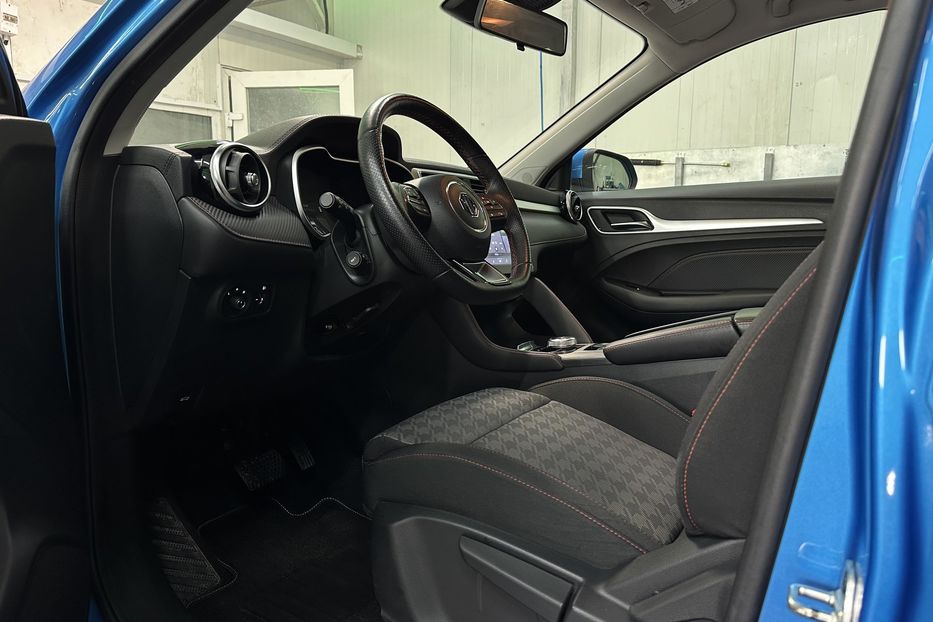 Продам MG 3 ZS EV 72 kWh 130 кВт 2022 года в Львове