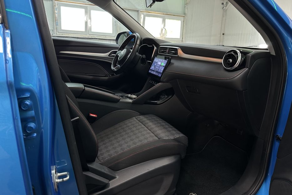 Продам MG 3 ZS EV 72 kWh 130 кВт 2022 года в Львове