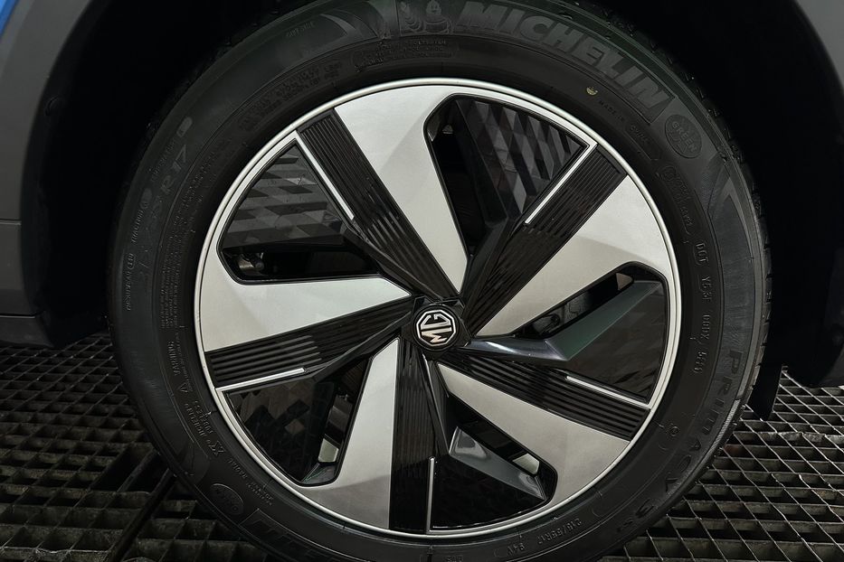 Продам MG 3 ZS EV 72 kWh 130 кВт 2022 года в Львове