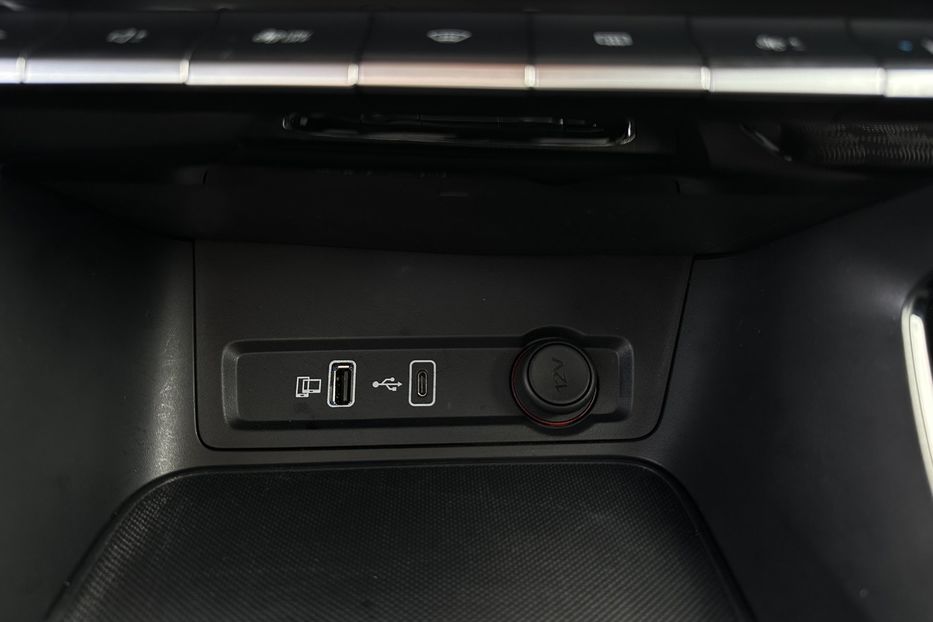 Продам MG 3 ZS EV 72 kWh 130 кВт 2022 года в Львове